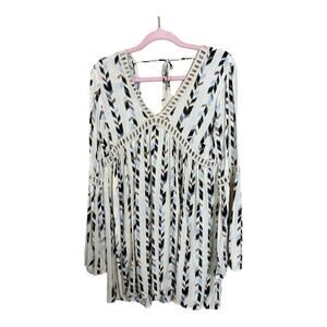 Design Lab Lord & Taylor lightweight long sleeve pattern tunic Medium